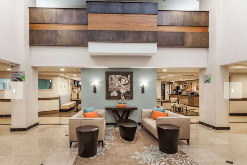 Wingate by Wyndham Schaumburg / Convention Center